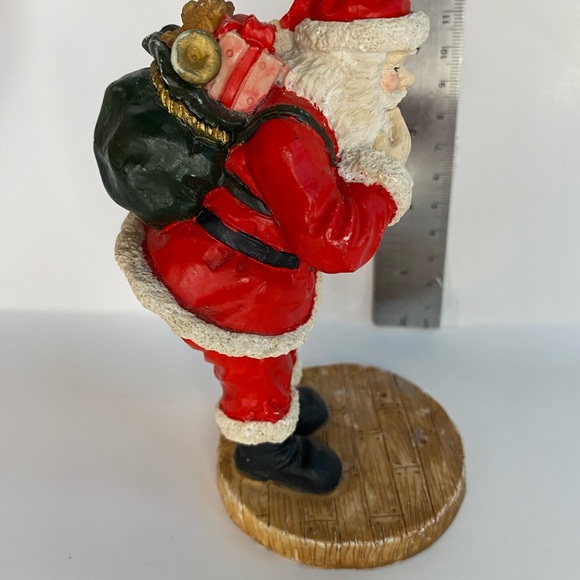 Santa carrying toy bag Christmas figurine - Picture 5 of 6